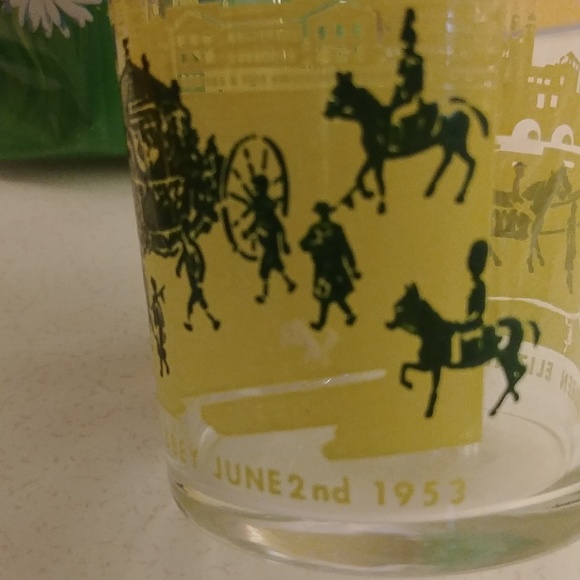 Queen Elizabeth II Commemorative Juice Glass - Picture 4 of 4